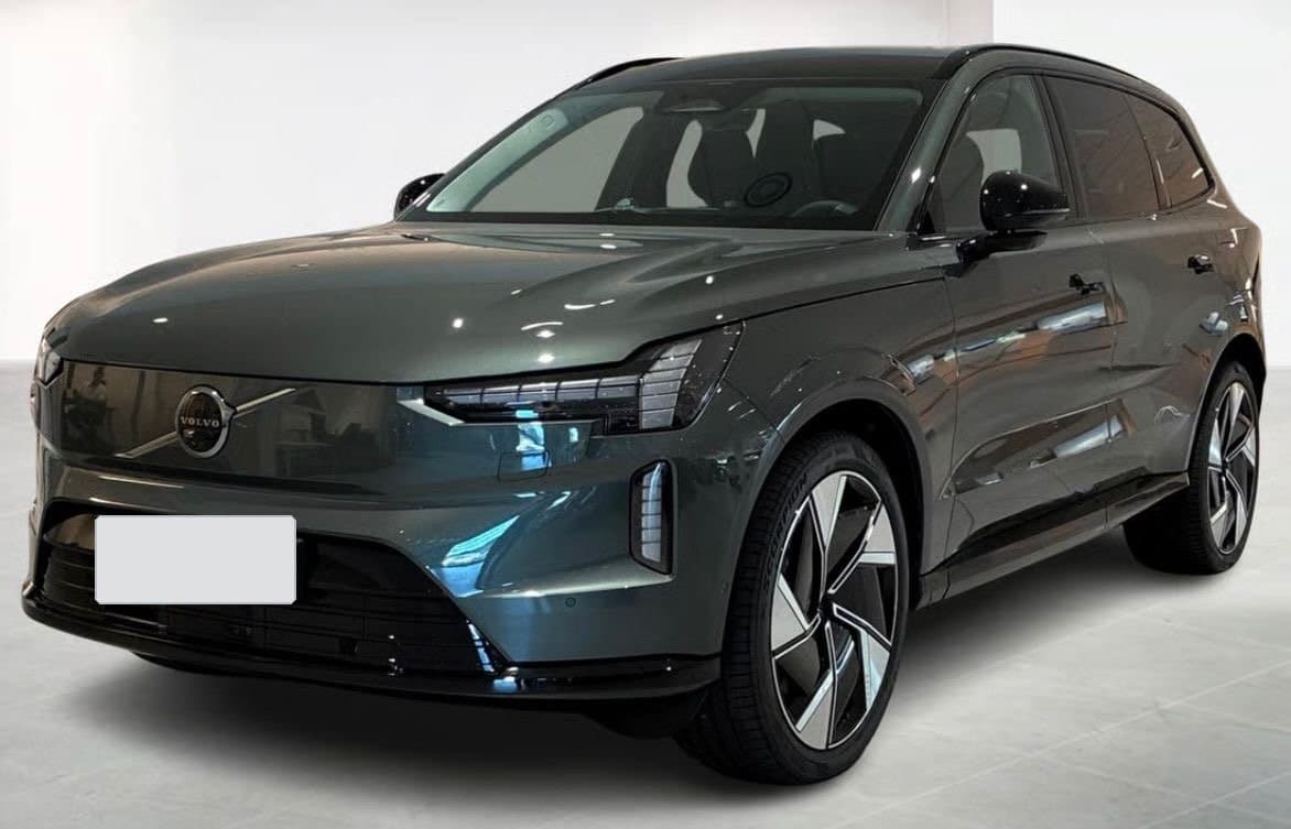 Volvo EX90 facelift Ultra Performance sýningarbíll Forest Green